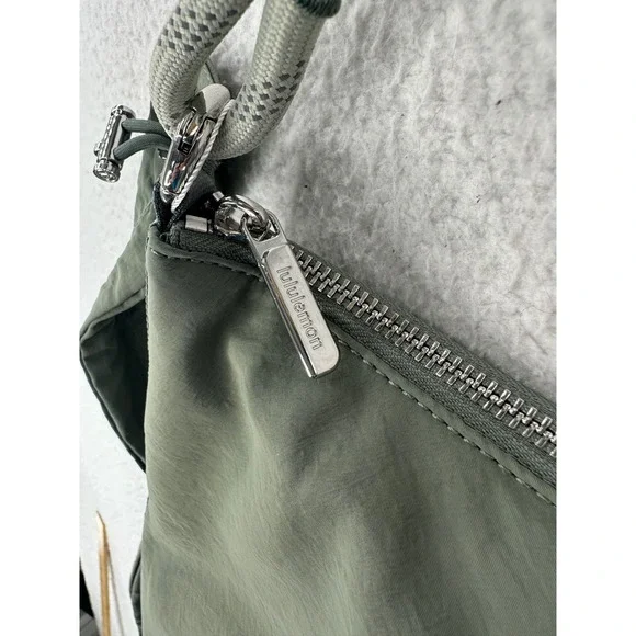 Lululemon Convertible Ruched Crossbody Bag OS Green NEW Water-Repellent 6.5L - Picture 11 of 15